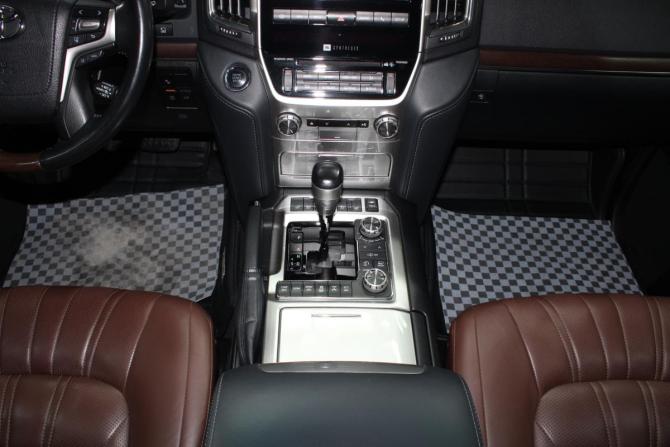 Toyota Land Cruiser 200 Series Рестайлинг 2 с пробегом 2020 года, цена 8 900 000 рублей, 80300 км, внедорожник, Автокод Объявления