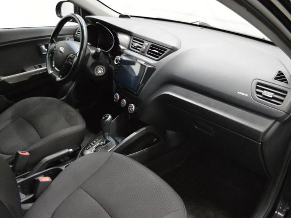 Kia Rio III Рестайлинг с пробегом 2017 года, цена 1 047 000 рублей, 102581 км, седан, Автокод Объявления