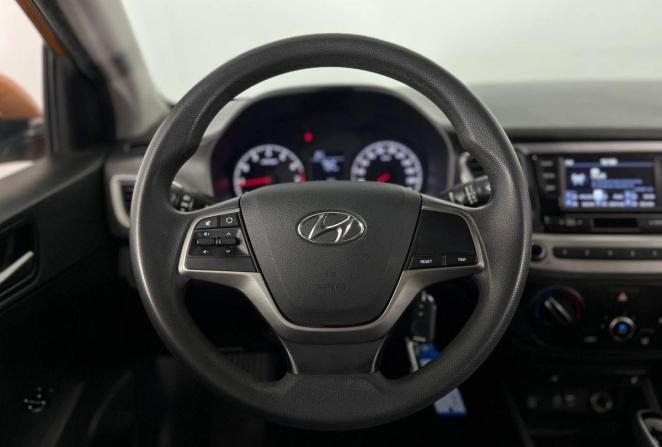 Hyundai Solaris II с пробегом 2018 года, цена 1 270 000 рублей, 68407 км, седан, Автокод Объявления