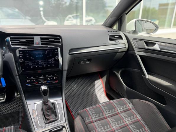 Volkswagen Golf GTI VII с пробегом 2015 года, цена 1 555 000 рублей, 191000 км, хэтчбек, Автокод Объявления