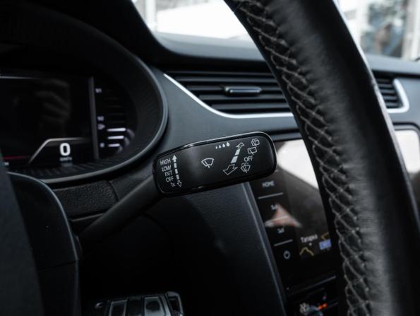 Skoda Octavia III (A7) Рестайлинг с пробегом 2019 года, цена 2 067 000 рублей, 99774 км, лифтбек, Автокод Объявления