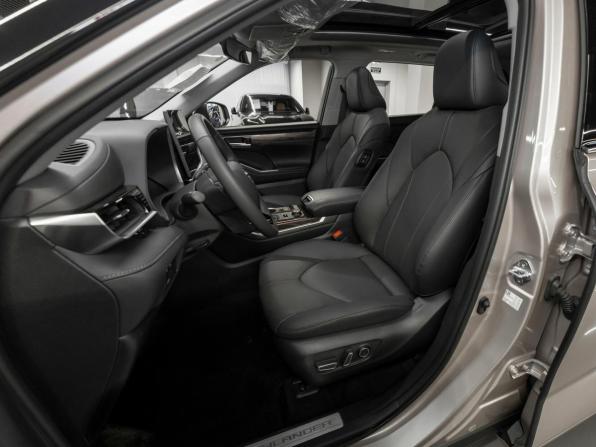 Toyota Highlander IV (XU70) с пробегом 2025 года, цена 5 600 000 рублей, 30 км, внедорожник, Автокод Объявления