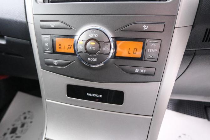 Toyota Corolla X (E140 E150) с пробегом 2010 года, цена 899 000 рублей, 239000 км, универсал, Автокод Объявления