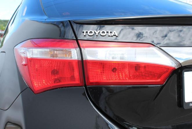 Toyota Corolla XI (E160 E170 E180) с пробегом 2015 года, цена 1 260 000 рублей, 163363 км, седан, Автокод Объявления