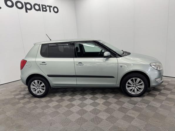 Skoda Fabia II Рестайлинг с пробегом 2011 года, цена 889 000 рублей, 111207 км, хэтчбек, Автокод Объявления