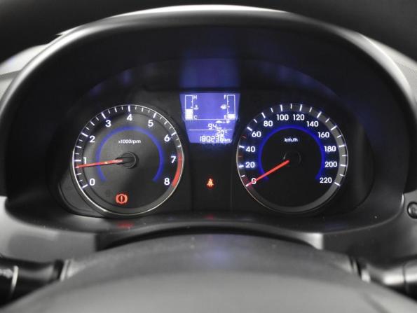 Hyundai Solaris I Рестайлинг с пробегом 2015 года, цена 849 900 рублей, 180236 км, седан, Автокод Объявления