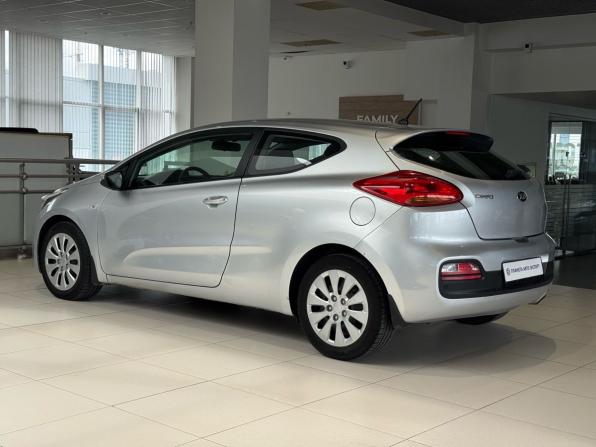 Kia Ceed II Рестайлинг с пробегом 2016 года, цена 960 000 рублей, 172800 км, хэтчбек, Автокод Объявления