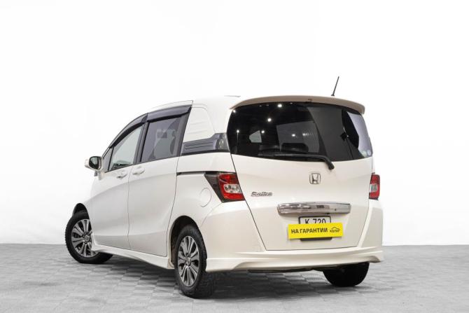 Honda Freed I Рестайлинг с пробегом 2012 года, цена 999 000 рублей, 162000 км, компактвэн, Автокод Объявления