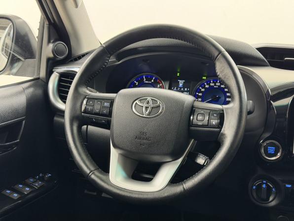 Toyota Hilux VIII с пробегом 2017 года, цена 3 850 000 рублей, 104724 км, offers.body_type.unknown, Автокод Объявления