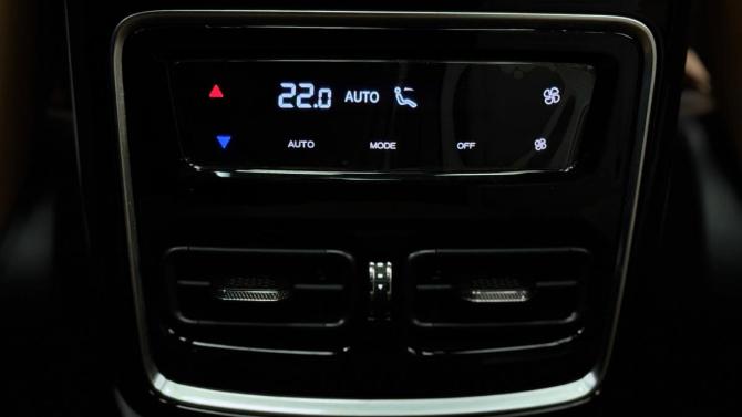 JETOUR X70+ I Рестайлинг с пробегом 2024 года, цена 2 725 000 рублей, 1742 км, внедорожник, Автокод Объявления