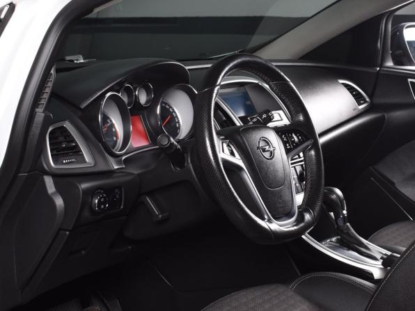 Opel Astra J Рестайлинг с пробегом 2013 года, цена 899 995 рублей, 201318 км, хэтчбек, Автокод Объявления