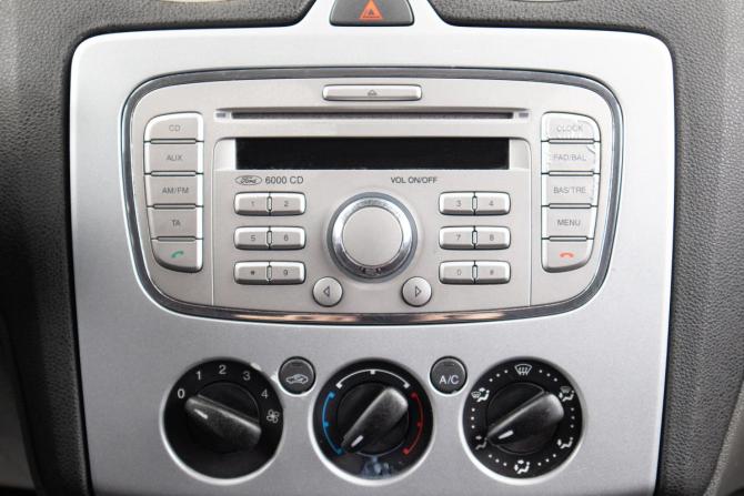 Ford Focus II с пробегом 2005 года, цена 349 000 рублей, 317075 км, седан, Автокод Объявления