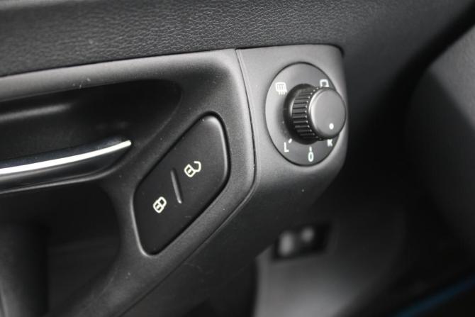 Volkswagen Polo V Рестайлинг с пробегом 2016 года, цена 1 150 000 рублей, 143000 км, седан, Автокод Объявления