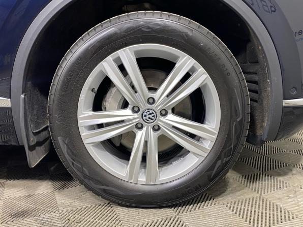 Volkswagen Touareg III с пробегом 2019 года, цена 4 537 000 рублей, 80876 км, внедорожник, Автокод Объявления