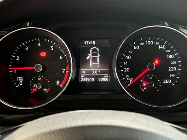 Volkswagen Jetta VI Рестайлинг с пробегом 2016 года, цена 1 090 000 рублей, 249000 км, седан, Автокод Объявления