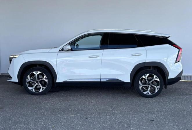 Geely Atlas II с пробегом 2023 года, цена 2 195 000 рублей, 117476 км, внедорожник, Автокод Объявления