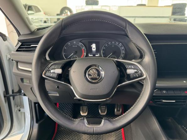 Skoda Octavia IV (A8) с пробегом 2020 года, цена 1 825 000 рублей, 105770 км, лифтбек, Автокод Объявления