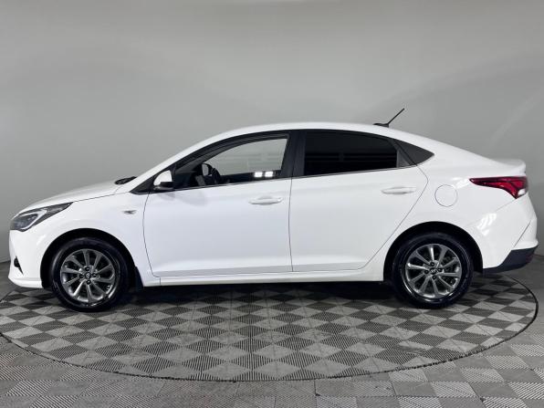 Hyundai Solaris II Рестайлинг с пробегом 2022 года, цена 1 597 000 рублей, 121158 км, седан, Автокод Объявления