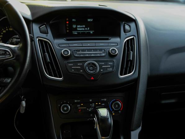 Ford Focus III Рестайлинг с пробегом 2016 года, цена 884 000 рублей, 180028 км, хэтчбек, Автокод Объявления