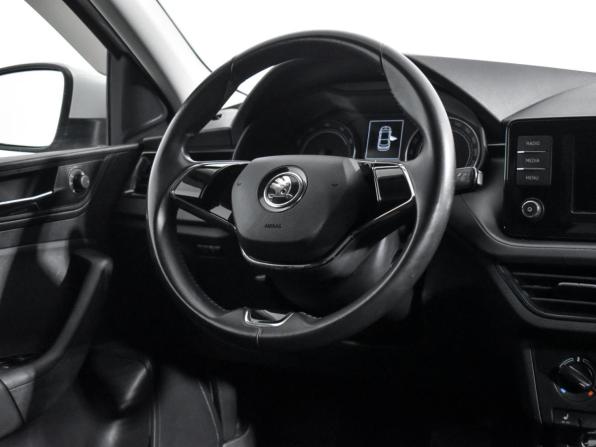 Skoda Rapid II с пробегом 2020 года, цена 1 620 000 рублей, 64195 км, лифтбек, Автокод Объявления
