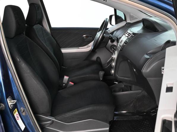 Toyota Yaris II с пробегом 2006 года, цена 599 000 рублей, 173811 км, хэтчбек, Автокод Объявления