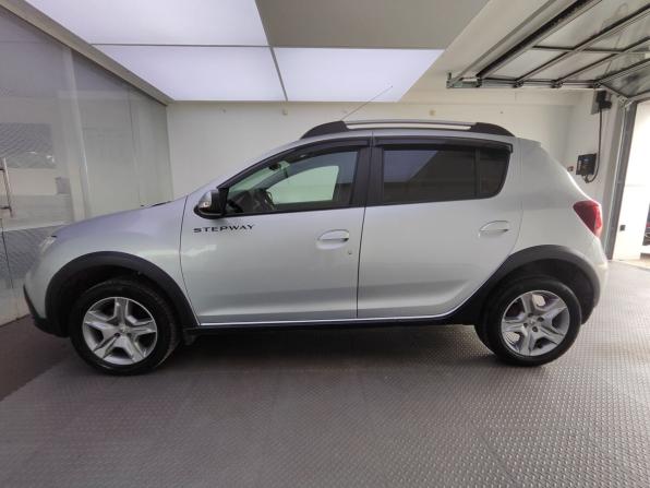 Renault Sandero II Рестайлинг с пробегом 2021 года, цена 1 299 000 рублей, 55755 км, хэтчбек, Автокод Объявления