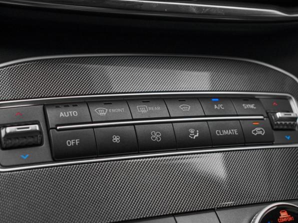Hyundai Santa Fe IV Рестайлинг с пробегом 2021 года, цена 3 550 000 рублей, 82120 км, внедорожник, Автокод Объявления