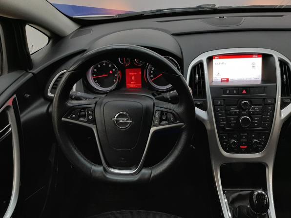 Opel Astra J Рестайлинг с пробегом 2014 года, цена 740 000 рублей, 140819 км, хэтчбек, Автокод Объявления