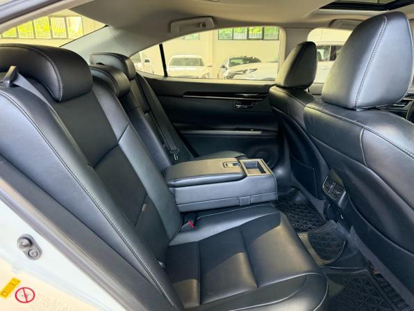 Lexus ES VI с пробегом 2012 года, цена 1 949 900 рублей, 180000 км, седан, Автокод Объявления