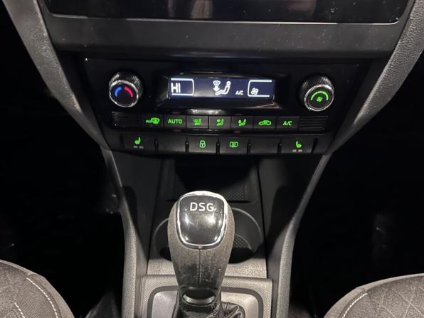 Skoda Rapid I с пробегом 2016 года, цена 1 240 000 рублей, 178671 км, лифтбек, Автокод Объявления