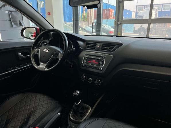 Kia Rio III Рестайлинг с пробегом 2015 года, цена 949 000 рублей, 159229 км, седан, Автокод Объявления