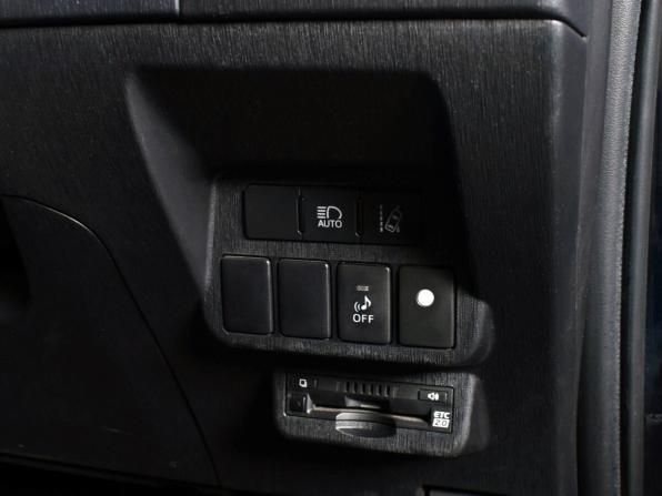 Toyota Prius Alpha I (ZVW40/41) Рестайлинг с пробегом 2018 года, цена 1 564 995 рублей, 199914 км, универсал, Автокод Объявления