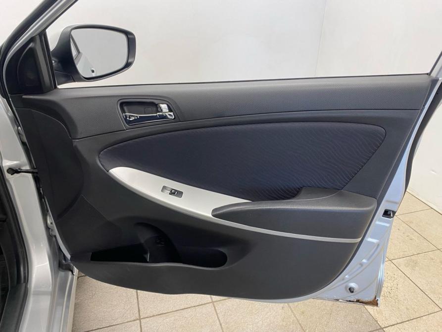 Hyundai Solaris I Санкт-Петербург  - изображение 17