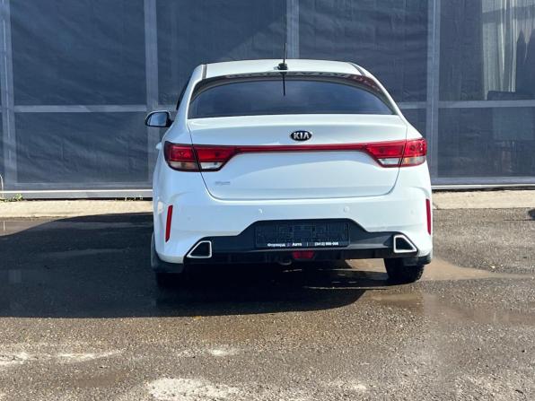 Kia Rio IV Рестайлинг с пробегом 2020 года, цена 1 400 000 рублей, 87700 км, седан, Автокод Объявления
