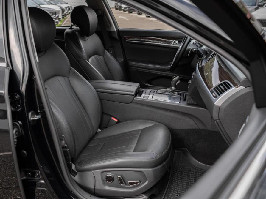 Hyundai Genesis II Сочи  - изображение 8