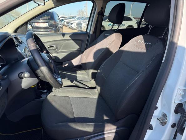 Renault Sandero II Рестайлинг с пробегом 2019 года, цена 1 050 000 рублей, 112500 км, хэтчбек, Автокод Объявления