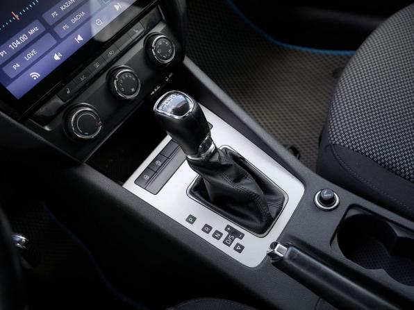 Skoda Octavia III (A7) с пробегом 2014 года, цена 715 000 рублей, 305278 км, лифтбек, Автокод Объявления