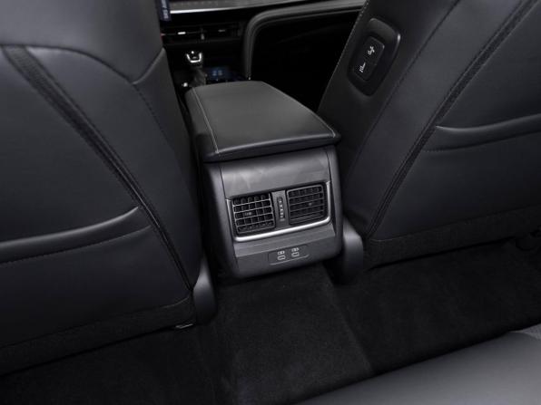Toyota Camry IX (XV80) China Market с пробегом 2025 года, цена 4 200 000 рублей, 50 км, седан, Автокод Объявления