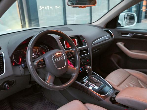 Audi Q5 I (8R) с пробегом 2008 года, цена 1 419 000 рублей, 127930 км, внедорожник, Автокод Объявления