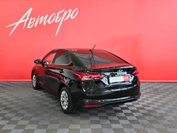 Hyundai Solaris II Рестайлинг с пробегом 2021 года, цена 1 485 000 рублей, 131582 км, седан, Автокод Объявления