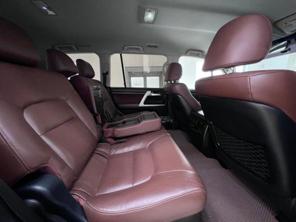 Toyota Land Cruiser 200 Series Рестайлинг 2 с пробегом 2017 года, цена 6 300 000 рублей, 196700 км, внедорожник, Автокод Объявления