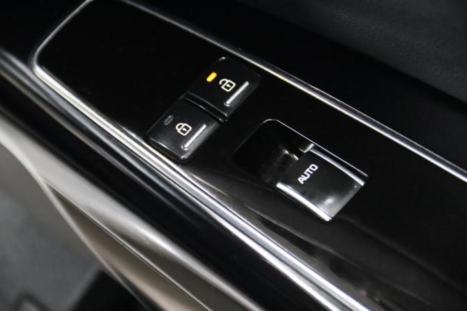 Kia Quoris I с пробегом 2013 года, цена 1 555 550 рублей, 181757 км, седан, Автокод Объявления