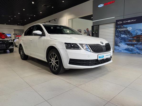 Skoda Octavia III (A7) Рестайлинг с пробегом 2018 года, цена 1 086 000 рублей, 131830 км, лифтбек, Автокод Объявления