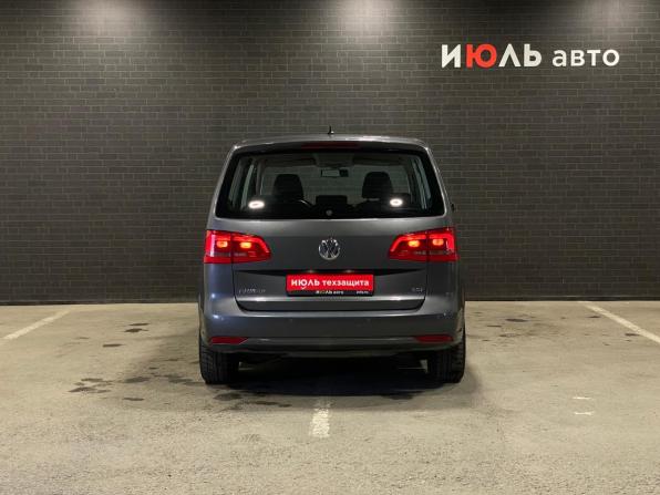 Volkswagen Touran I Рестайлинг 2 с пробегом 2010 года, цена 1 070 000 рублей, 165155 км, компактвэн, Автокод Объявления