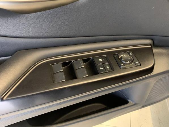 Lexus ES VII с пробегом 2018 года, цена 3 100 000 рублей, 252004 км, седан, Автокод Объявления