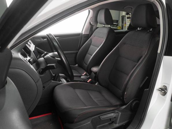 Volkswagen Jetta VI Рестайлинг с пробегом 2017 года, цена 1 349 000 рублей, 136532 км, седан, Автокод Объявления