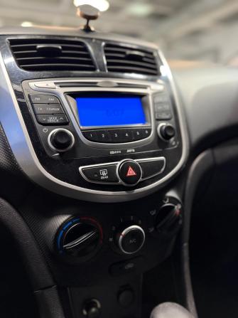 Hyundai Solaris I с пробегом 2013 года, цена 889 000 рублей, 153094 км, хэтчбек, Автокод Объявления