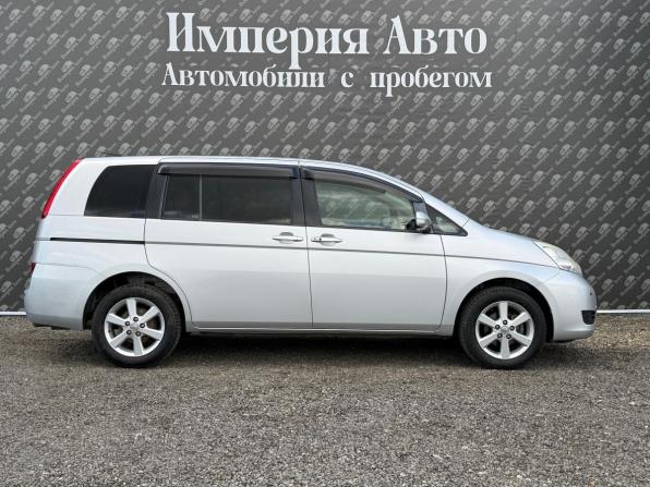 Toyota ISis I Рестайлинг с пробегом 2010 года, цена 1 050 000 рублей, 121300 км, минивэн, Автокод Объявления