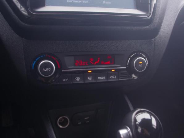 Kia Rio III Рестайлинг с пробегом 2016 года, цена 1 099 000 рублей, 150500 км, седан, Автокод Объявления