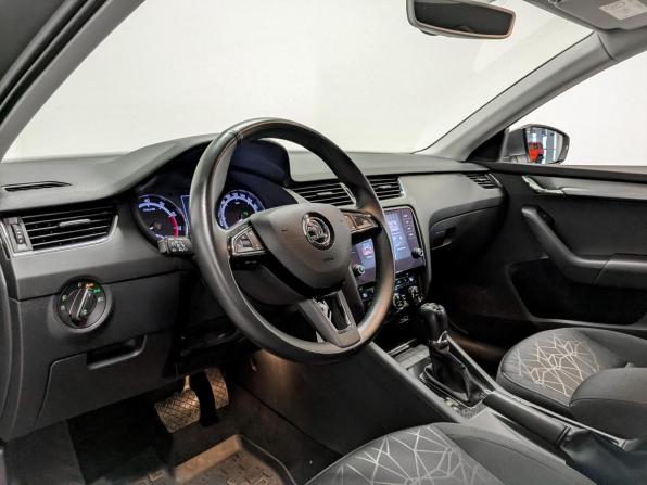 Skoda Octavia III (A7) Рестайлинг с пробегом 2019 года, цена 2 300 000 рублей, 47871 км, лифтбек, Автокод Объявления